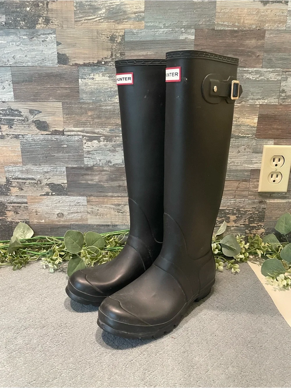 Hunter Original Tall Matte Rain Boots Size 8 Women's